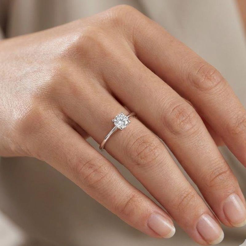 ANEL SOLITÁRIO CLÁSSICO DE PRATA 925