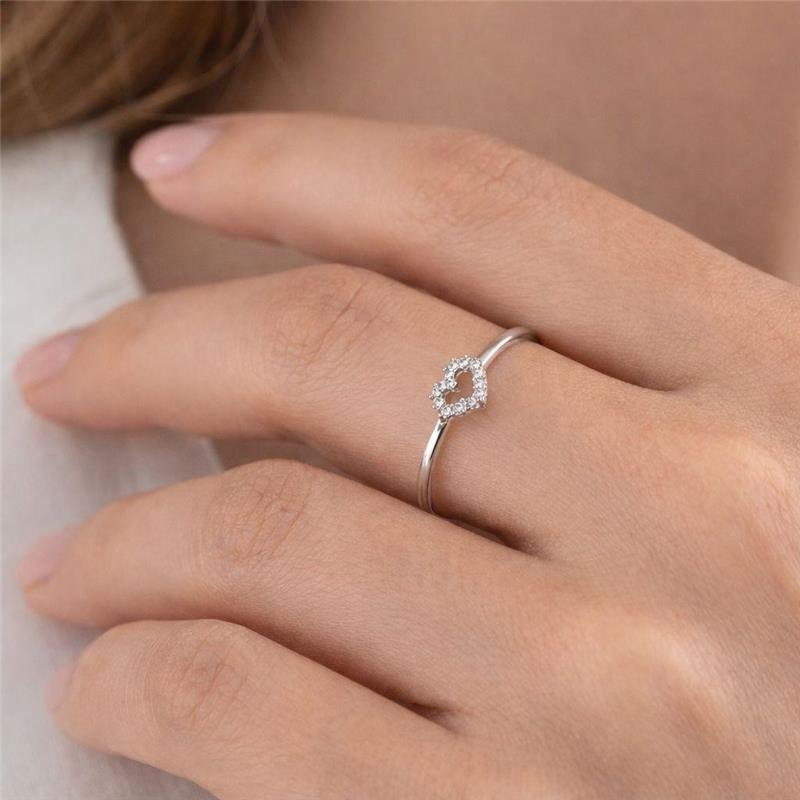 ANEL CORAÇÃO VAZADO CRAVEJADO EM PRATA 925