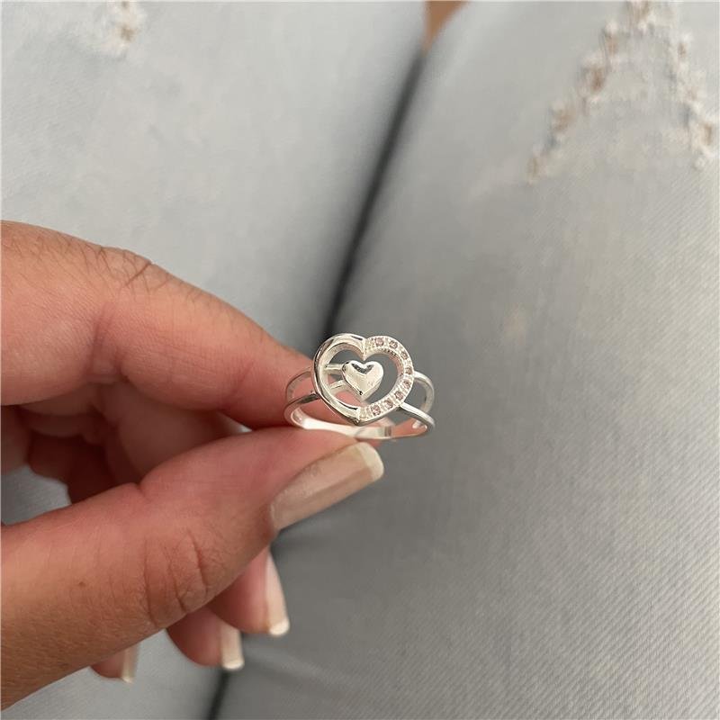 ANEL CORAÇÃO CRAVEJADO COM DETALHE