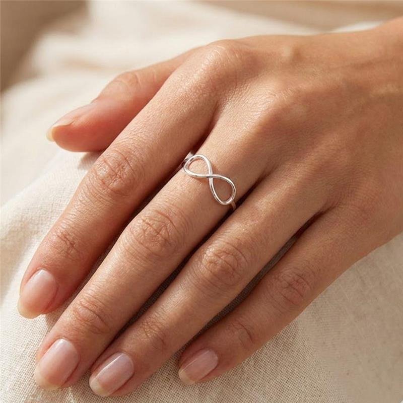ANEL INFINITO VAZADO DE PRATA