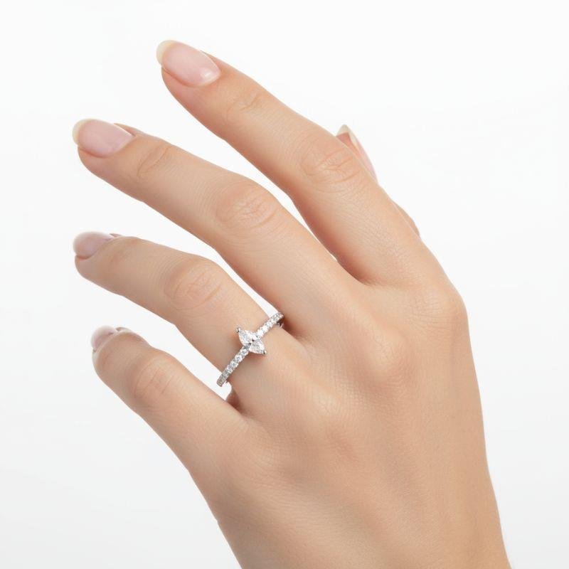 ANEL CRAVEJADO DE PRATA