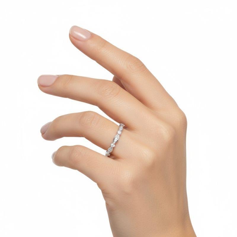 ANEL CRAVEJADO DE PRATA