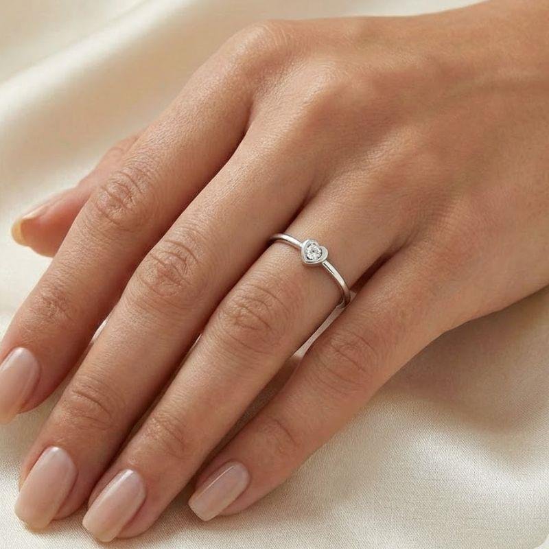 ANEL DE CORAÇÃO COM ZIRCÔNIA DE PRATA 