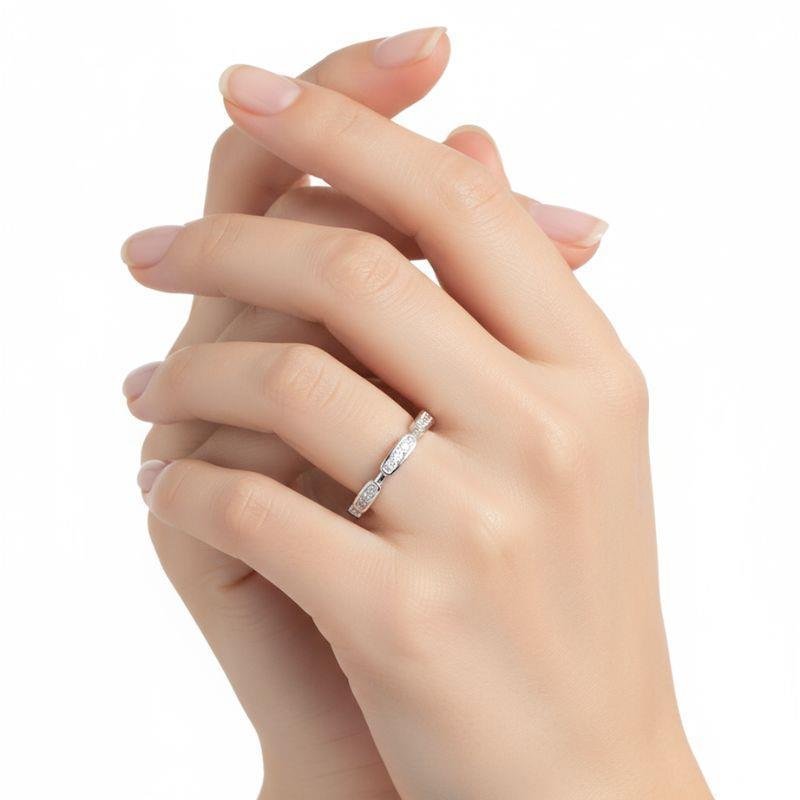 ANEL CRAVEJADO PRATA