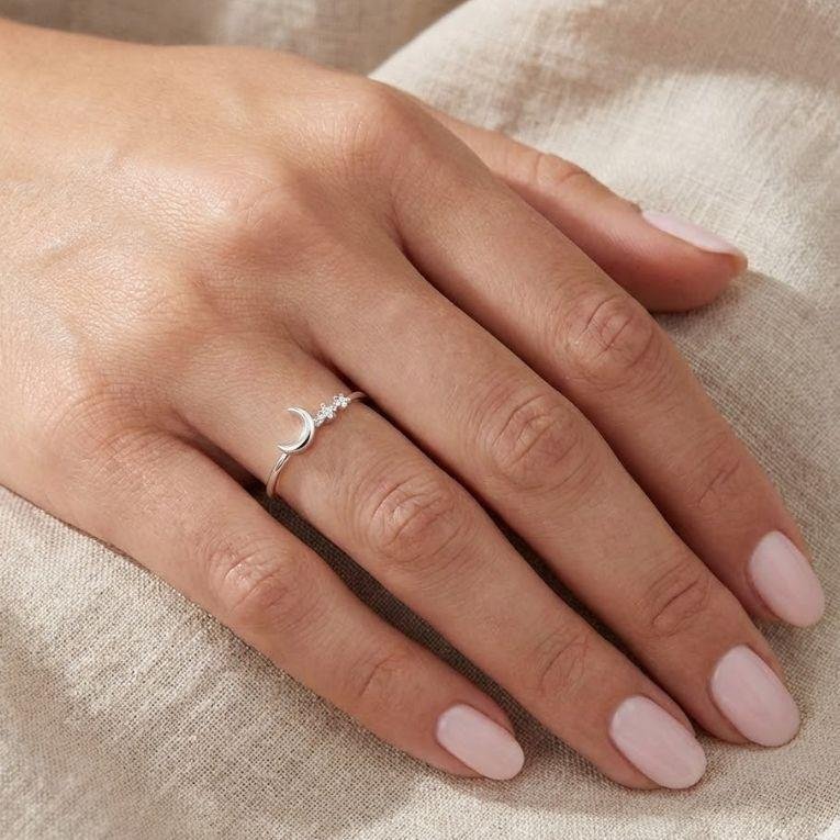 ANEL LUA COM ZIRCÔNIAS DE PRATA 925