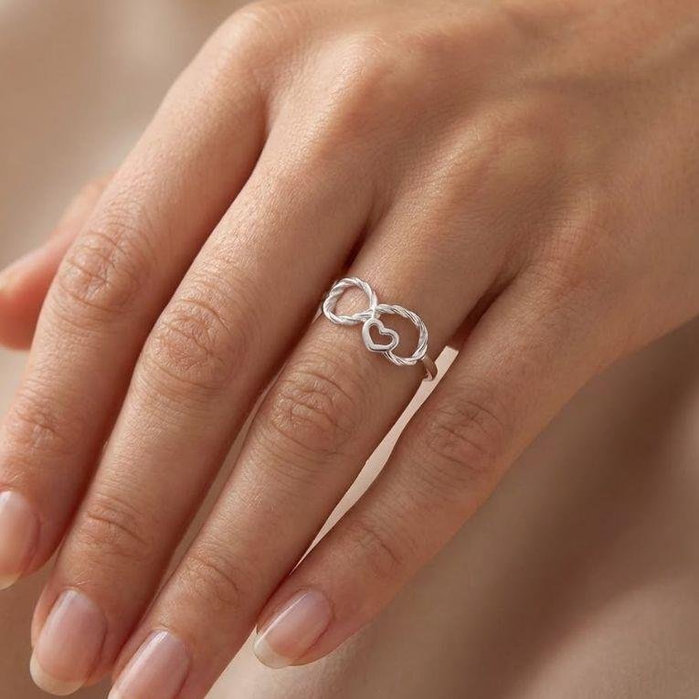 ANEL INFINITO COM CORAÇÃO DE PRATA 925