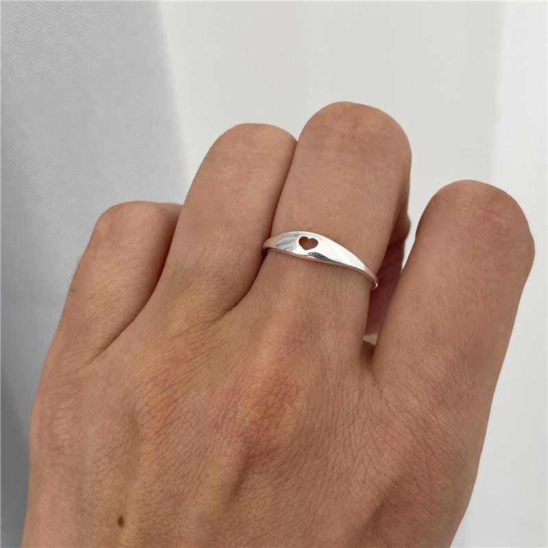 ANEL CORAÇAO VAZADO DE PRATA