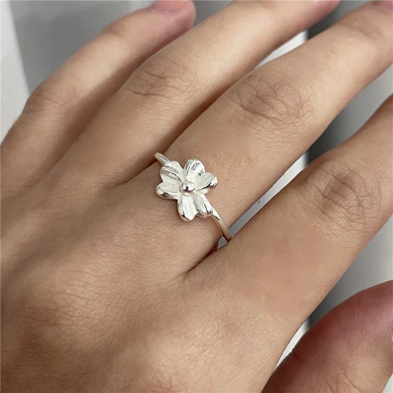 ANEL FLOR DE PRATA