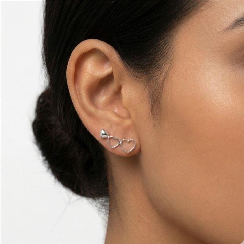 BRINCO CORAÇÕES TRIPLOS EM PRATA 925