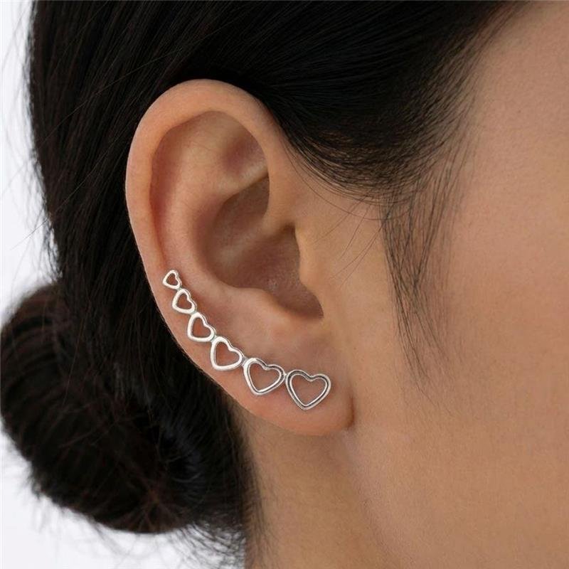 BRINCO CORAÇÕES VAZADOS EM PRATA 925