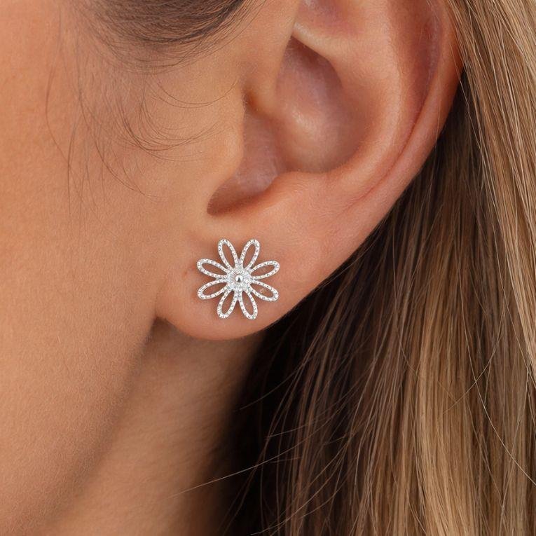 BRINCO FLOR DELICADA EM PRATA 925