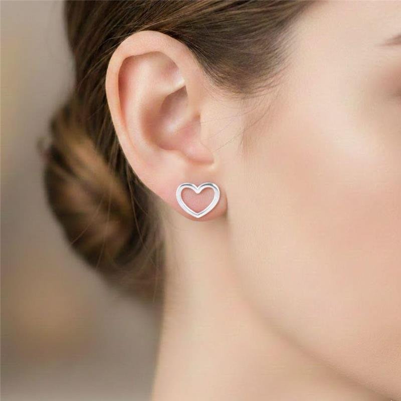 BRINCO CORAÇÃO VAZADO EM PRATA 925