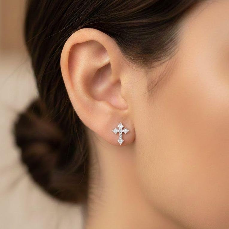 BRINCO CRUZ COM ZIRCÔNIAS EM PRATA 925