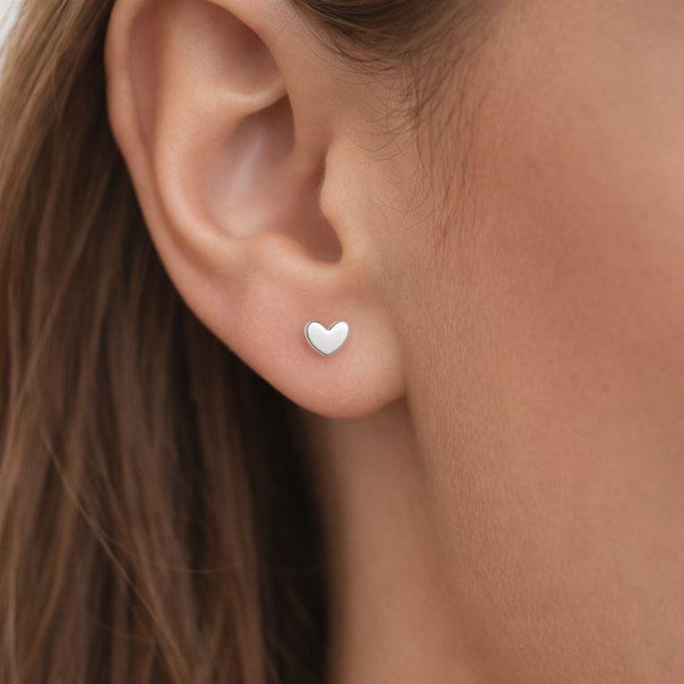 BRINCO CORAÇÃO LISO EM PRATA 925