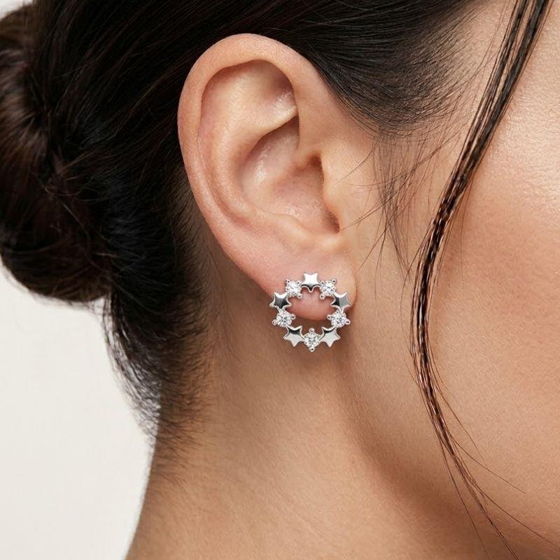 BRINCO CÍRCULO DE ESTRELAS COM ZIRCÔNIAS EM PRATA 925
