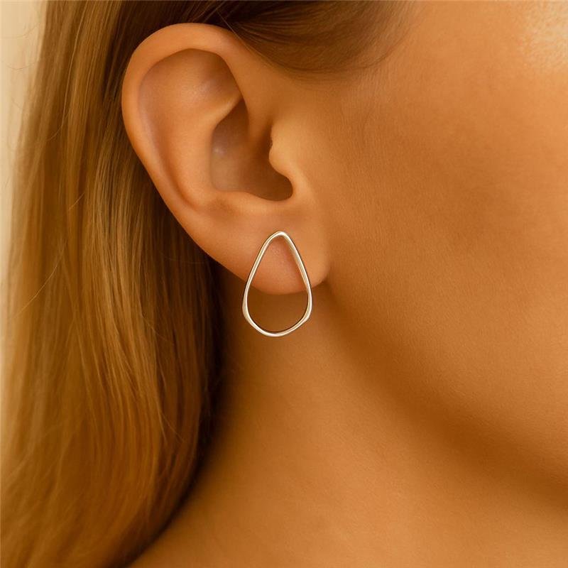 BRINCO GOTA LISO EM PRATA 925