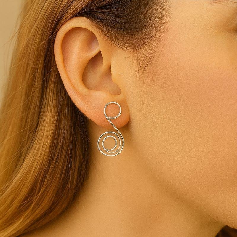 BRINCO EM ESPIRAL 'S' EM PRATA 925 