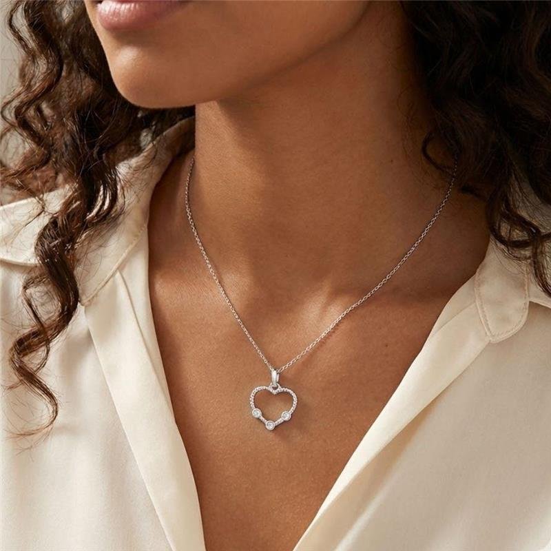 PINGENTE CORAÇÃO VAZADO COM TRÊS PONTOS DE LUZ DE PRATA 925