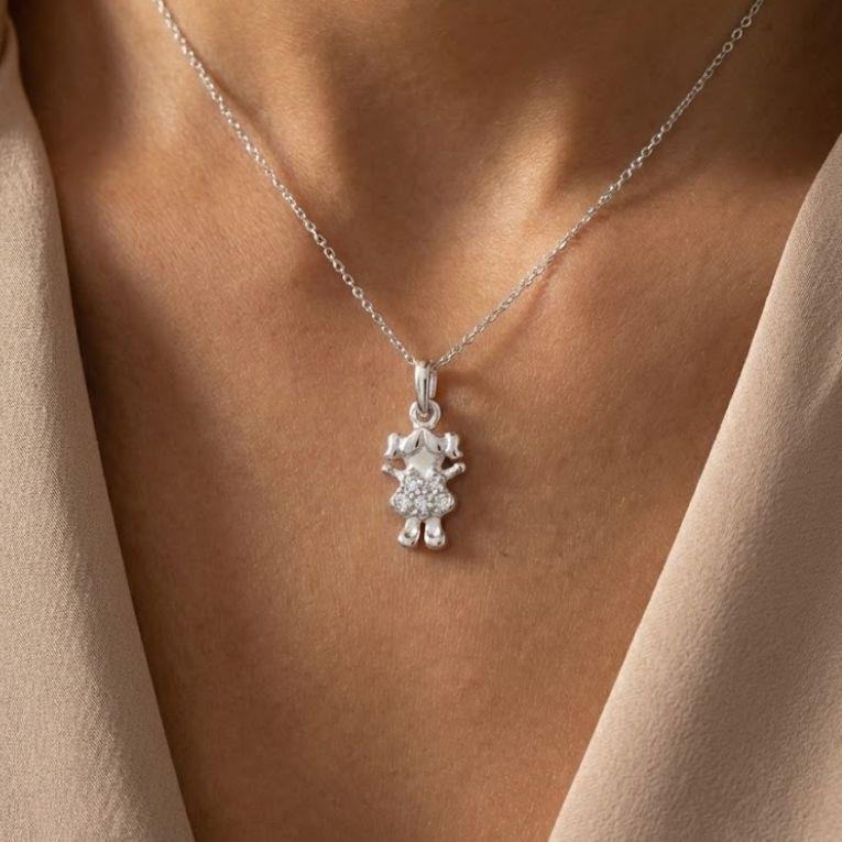PINGENTE MENINA CRAVEJADA DE PRATA 925