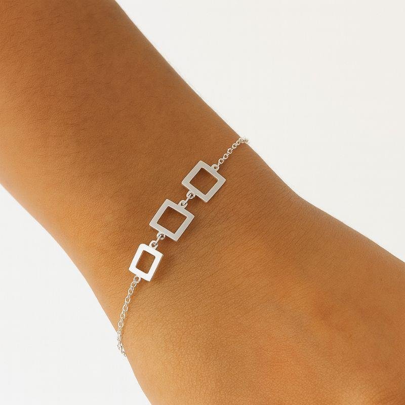 PULSEIRA DE ELO PORTUGUÊS COM QUADRADOS VAZADOS EM PRATA 925 