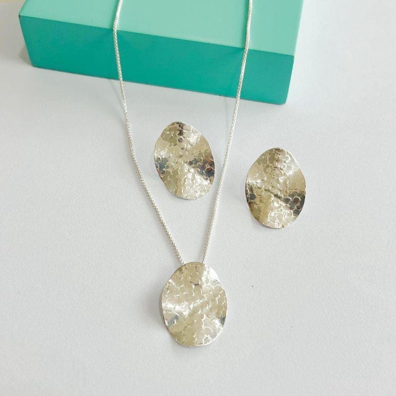 CONJUNTO OVAL ORGÂNICO EM PRATA 925